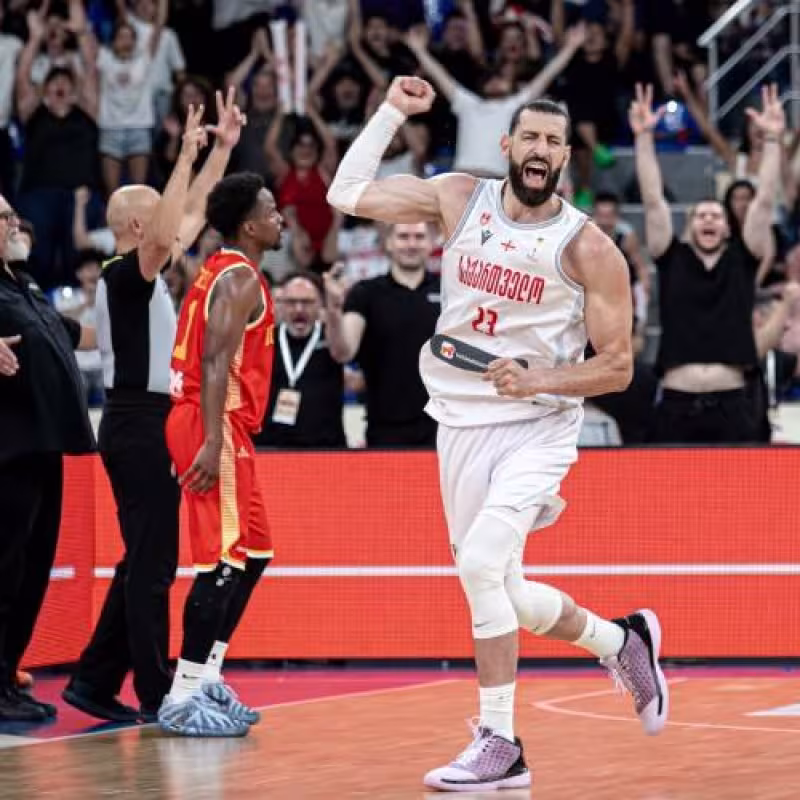 Georgia domina Montenegro y revoluciona la pelea por el Mundial