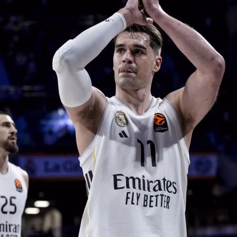 Hezonja wins the MVP of the Liga Endesa.