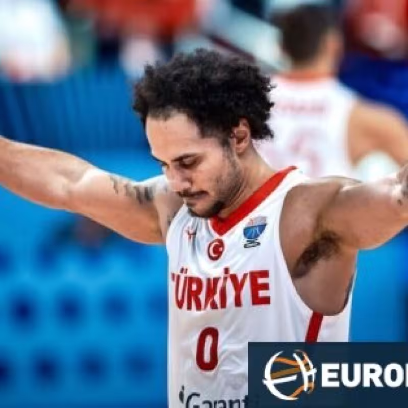 "Larkin signs with Fenerbahce after eight years at Efes"