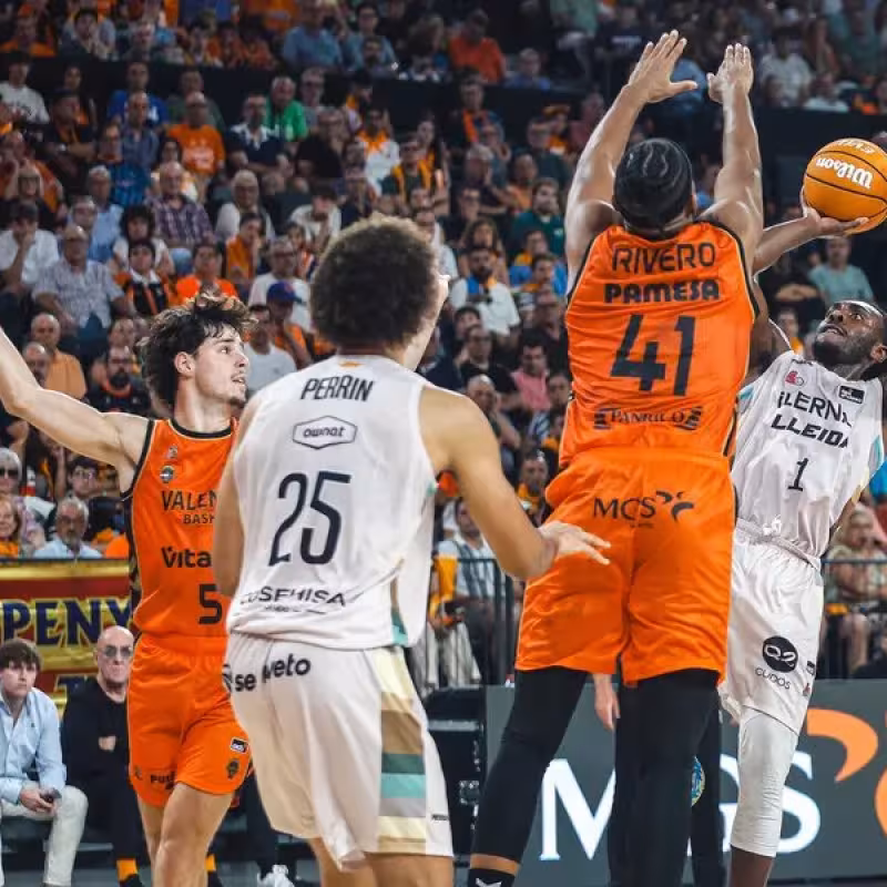 Lleida sorprende en el Roig Arena y vence al Valencia