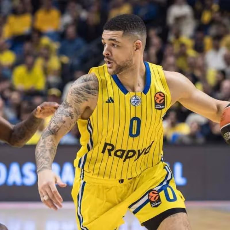 Lundberg renews with Maccabi for three seasons.