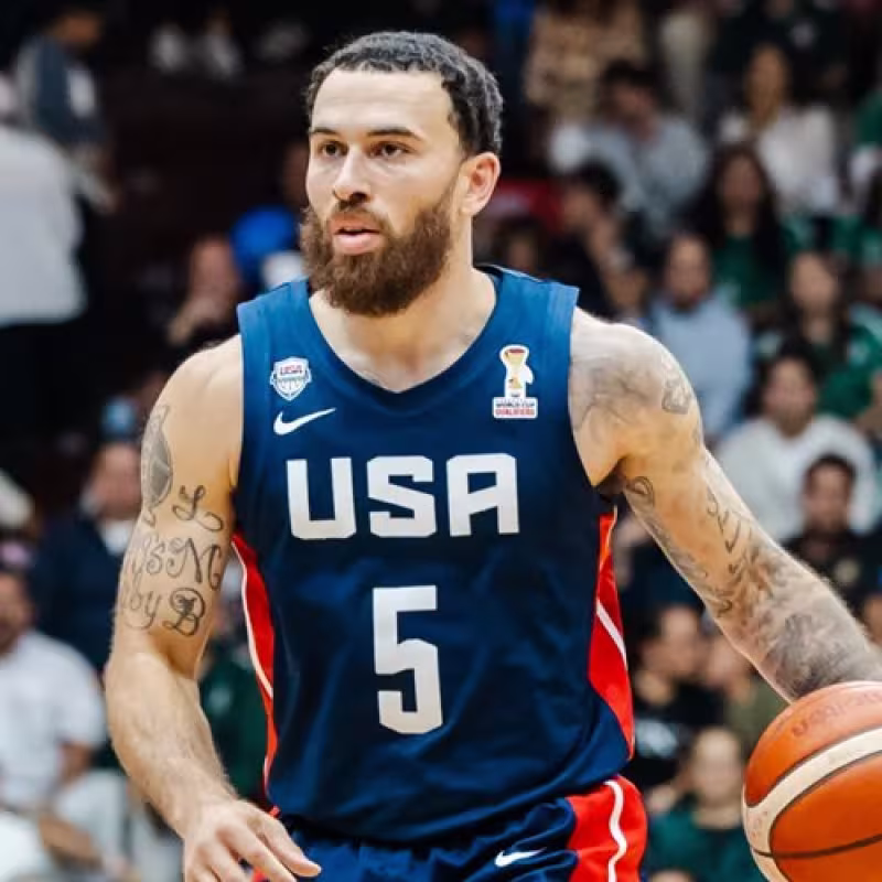 Mike James firma con Anadolu Efes tras récord histórico