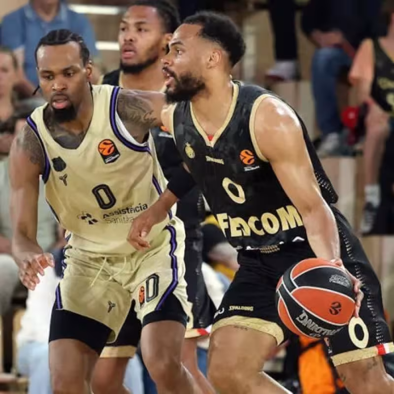 Okobo strengthens Dubai after winning the French title