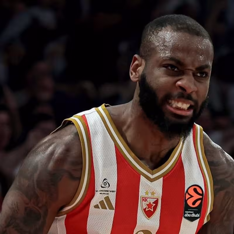 Olympiacos closes signing of Miller-McIntyre