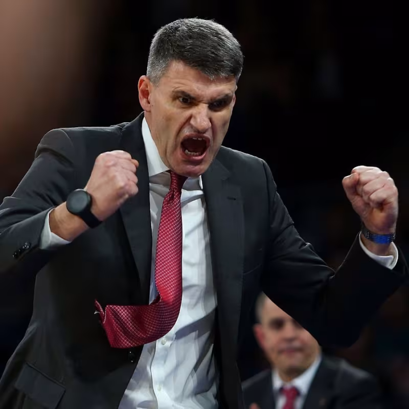 Olympiacos llega al Palau tras épica remontada