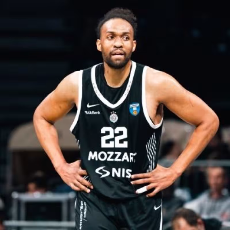 Partizan resuelve contrato con Jabari Parker