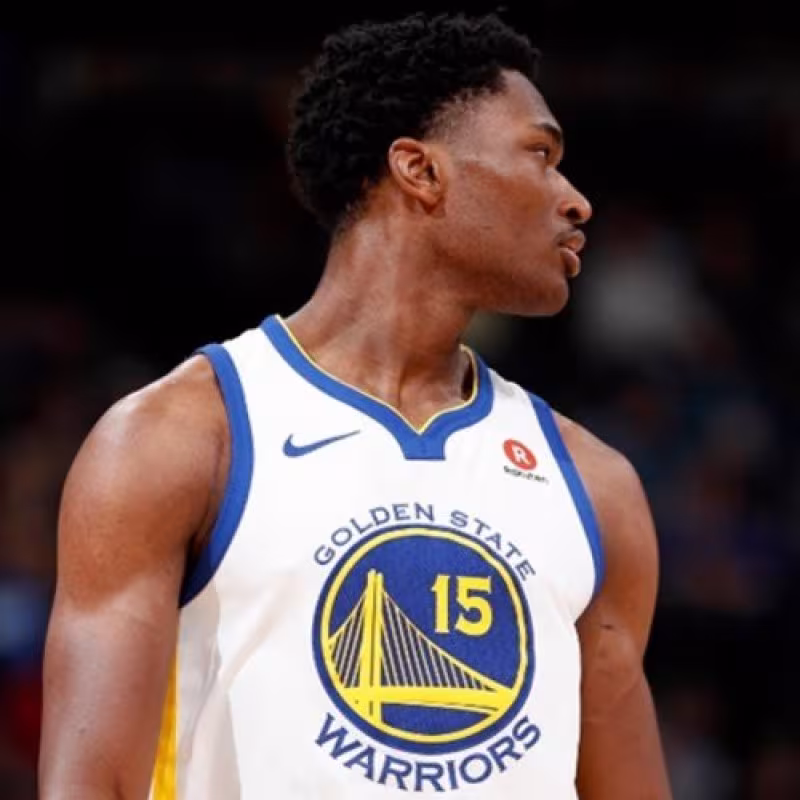 Real Madrid negocia con Damian Jones para reforzar la pintura