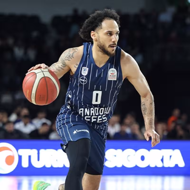 Shane Larkin deja el Efes tras ocho años de gloria