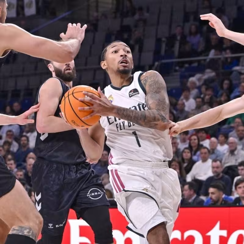 Smith Jr. out of the trip to Vitoria due to discomfort.