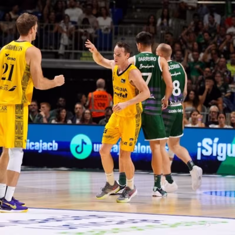 Tenerife y Breogán ganan fuera; Unicaja y Manresa ceden