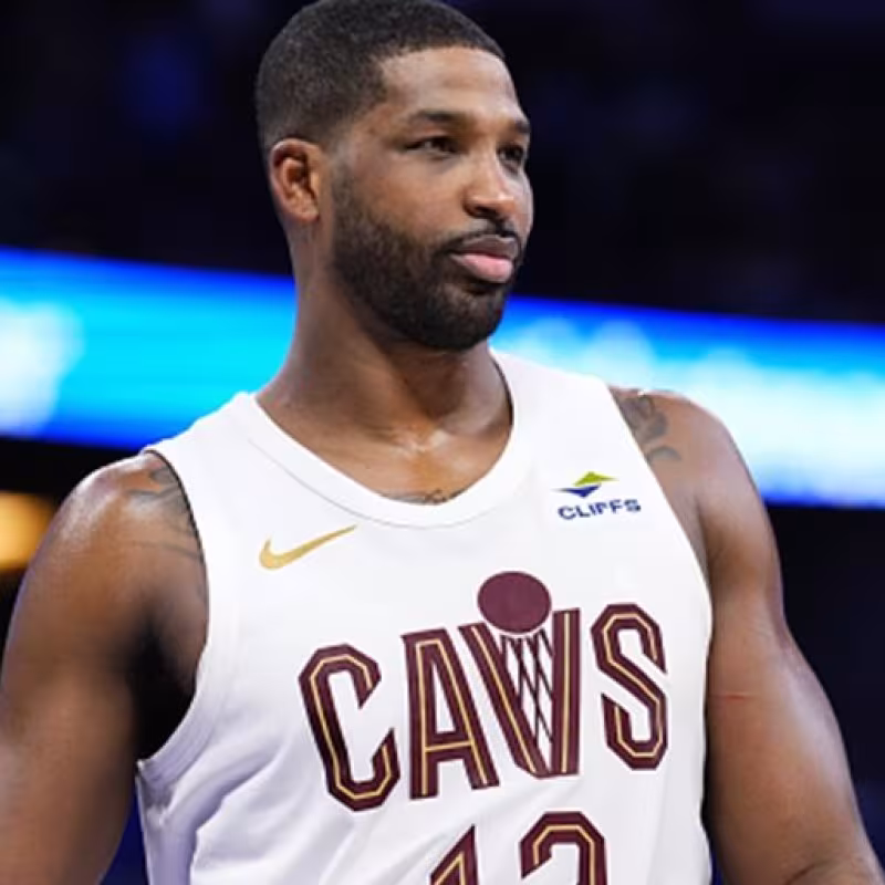 Thompson ficha por Dubai como embajador global