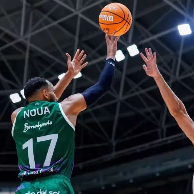 Unicaja vence al UCAM en Jaén y se alza con el trofeo