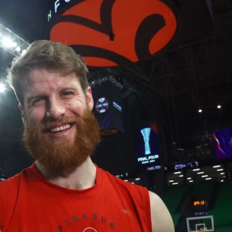 Walkup cierra su etapa en el Olympiacos rumbo a Dubái
