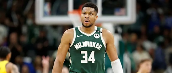Giannis Antetokounmpo, estrella de Milwaukee Bucks.