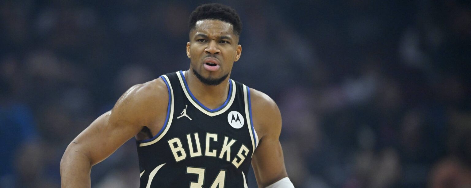 Giannis Antetokounmpo suena para los Raptors