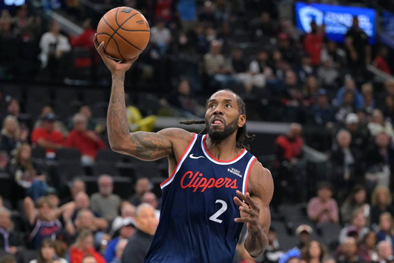 Kawhi Leonard suena para los Golden State Warriors