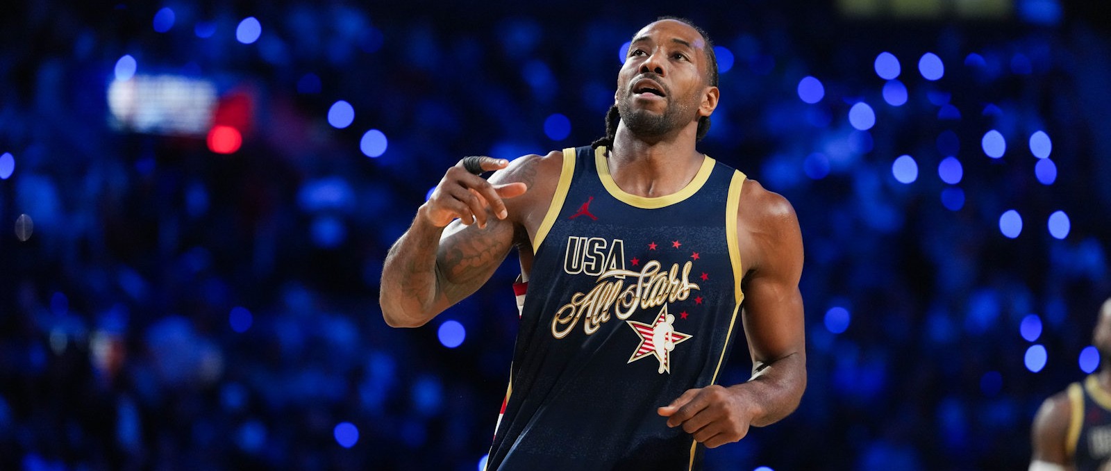 Kawhi Leonard suena para los Golden State Warriors