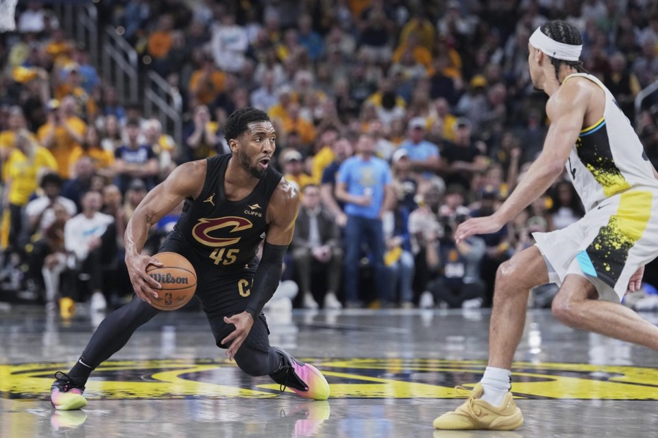 Donovan Mitchell, en pleno partido con los Cleveland Cavaliers