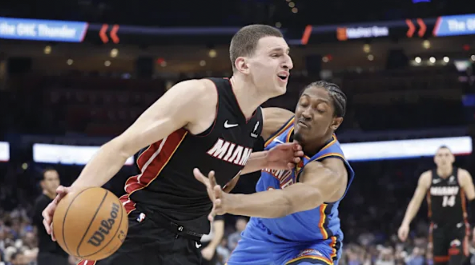 Nikola Jovic, jugador de Miami Heat.