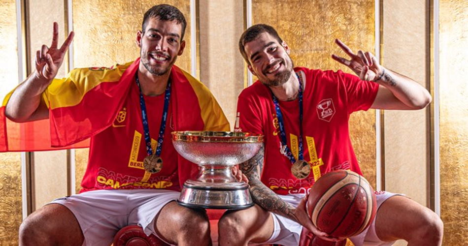 Los hermanos Hernangómez, campeones del Eurobasket en 2022