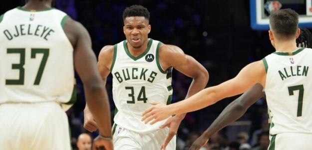Giannis Antetokounmpo y Grayson Allen. Foto: gettyimages