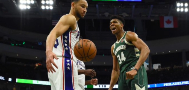 Ben Simmons y Giannis Antetokounmpo, en un Sixers-Bucks.