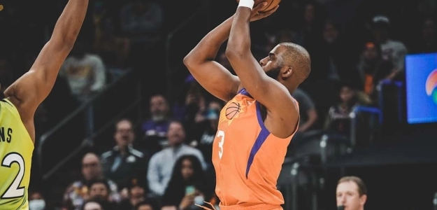 Chris Paul y Devin Booker, estrellas de Phoenix Suns.