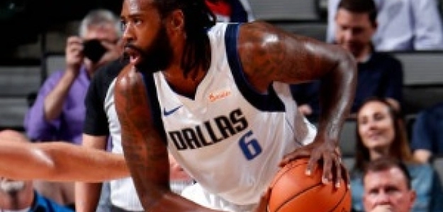 DeAndre Jordan debutó con la camiseta de los Mavs. Foto: Danny Bollinger/NBAE via Getty Images