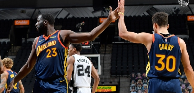 Draymond Green y Stephen Curry, en el duelo ante San Antonio Spurs.
