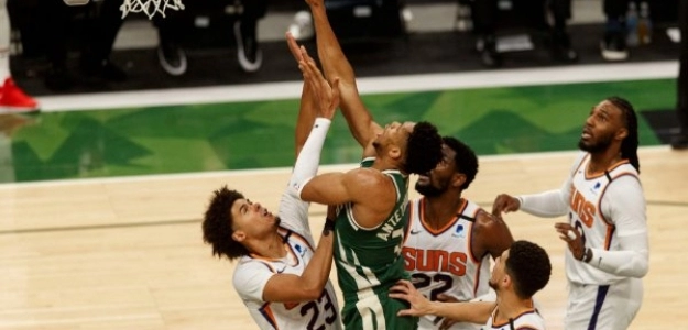 Giannis Antetokounmpo habla del Giannis Wall. Foto: gettyimages