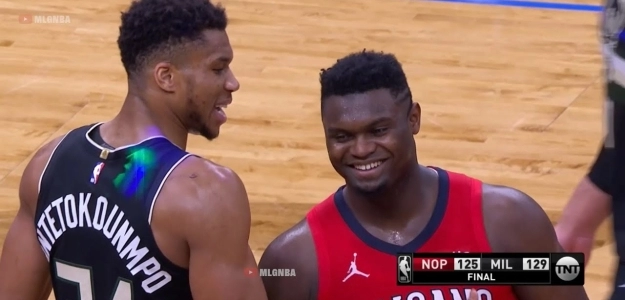 Giannis Antetokounmpo y Zion Williamson, en su primer enfrentamiento