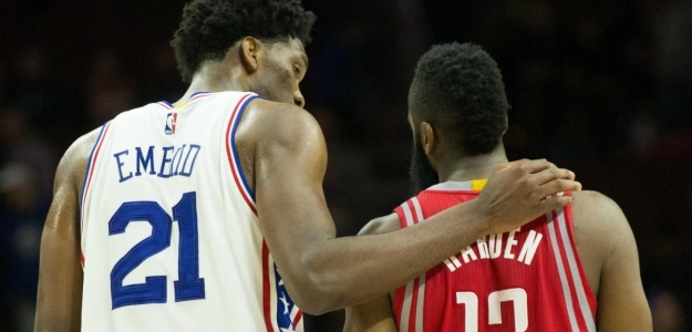 Joel Embiid y James Hardden, en un Rockets-Sixers.