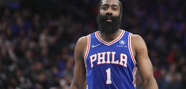 James Harden, estrella de Philadelphia 76ers.