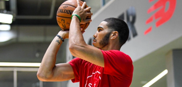 Jayson Tatum ya está entrenando de cara a la próxima temporada.