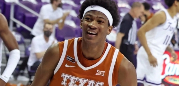 Kai Jones, Sexto Hombre del Año en la NCAA que se presenta al NBA Draft 2021.