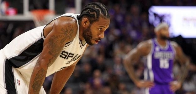 Kawhi Leonard, con la camiseta de los Spurs.