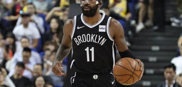 Irving jugó enmascarado, pero fue golpeado y debió salir. Foto: nba.com