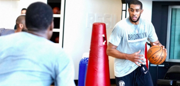 LaMarcus Aldridge, en un entrenamiento con los Nets.