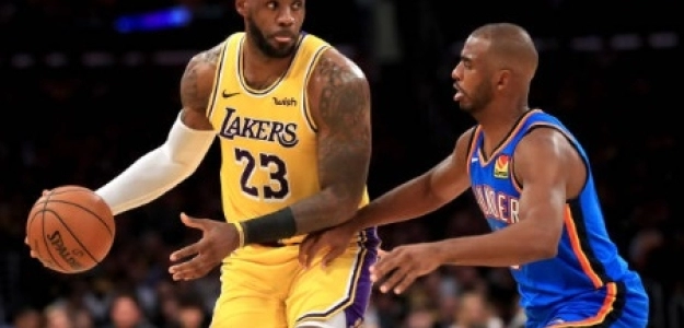 LeBron James y Chris Paul, jugadores de la NBA.
