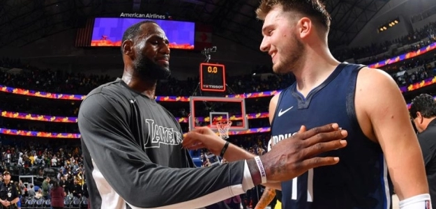 LeBron James y Luka Doncic, jugadores de la NBA.