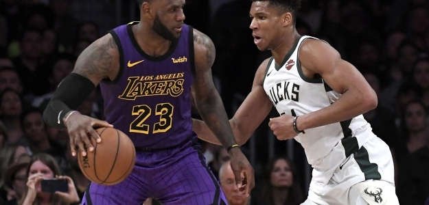 LeBron James y Giannis Antetokounmpo, jugadores de la NBA.