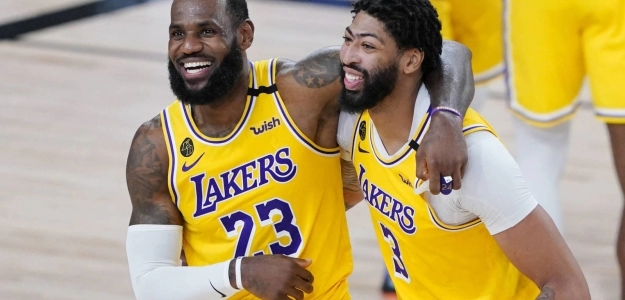 Lebron James y Anthony Davis muestran respeto por Denver Nuggets. Foto: gettyimages