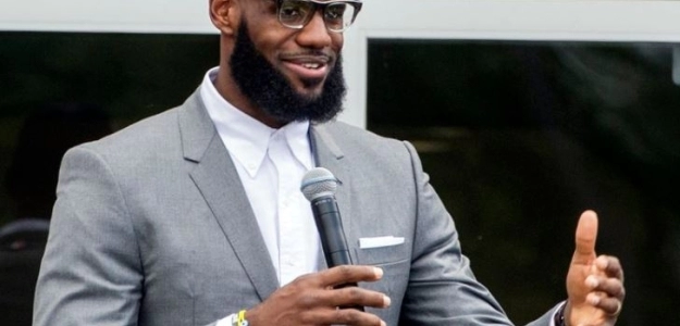 LeBron James comparece como miembro del Fenway Sports Group "Foto: Masslive.com"