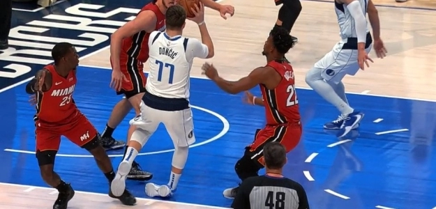 Luka Doncic se lesionó a los dos minutos de juego.