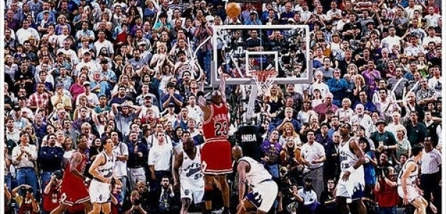 Jordan anotando su último tiro con los Bulls. Foto: nba.com
