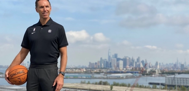 Presentación de Steve Nash en los Brooklyn Nets.
