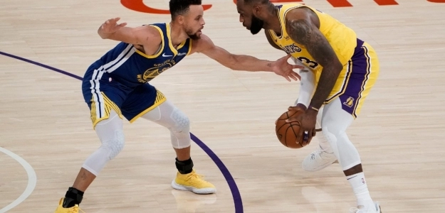 Stephen Curry contra LeBron James.