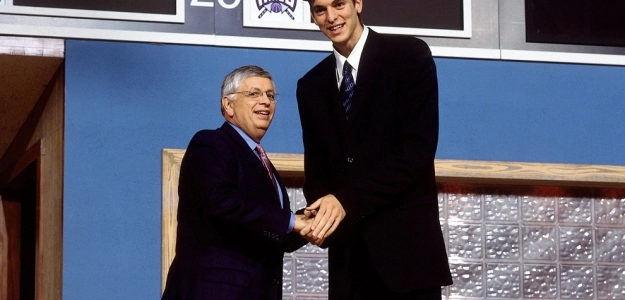 Pau Gasol, el día que fue elegido en el Draft.