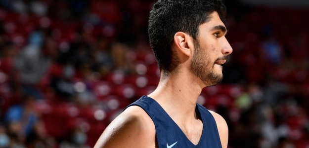 Santi Aldama, con la camiseta de Memphis Grizzlies. 