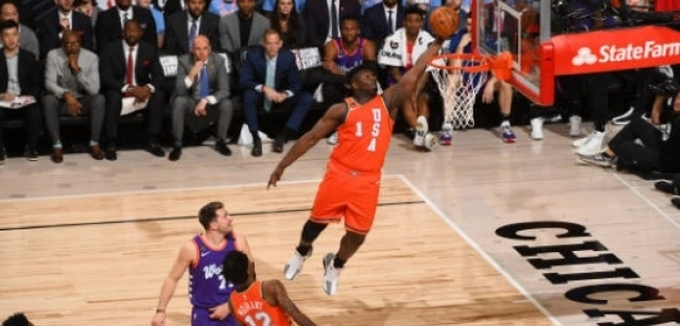 Zion Williamson durante el Rising Stars del fin de semana de las Estrellas.